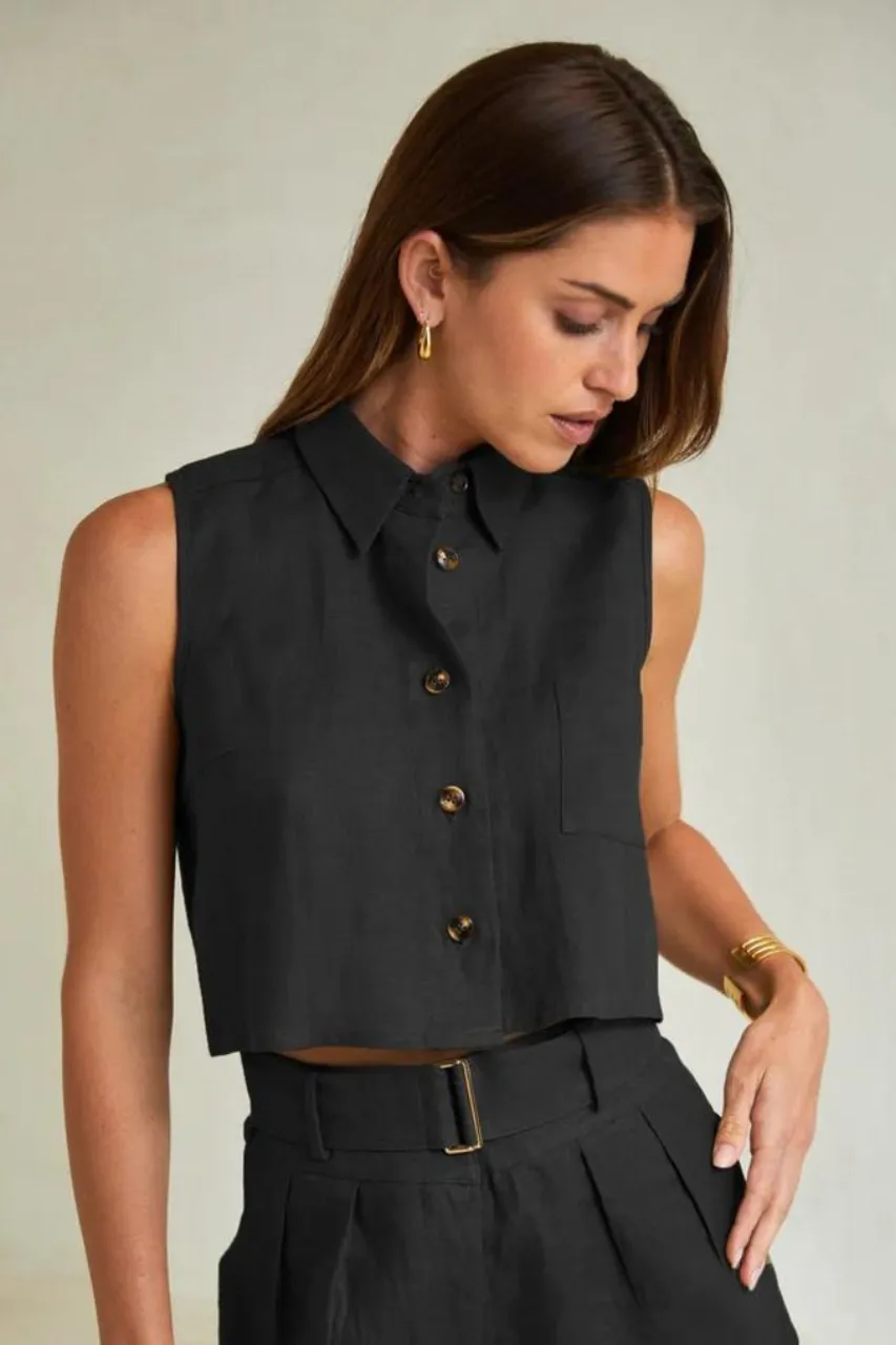 Hevron Katja Sleeveless Button-down Top in Black