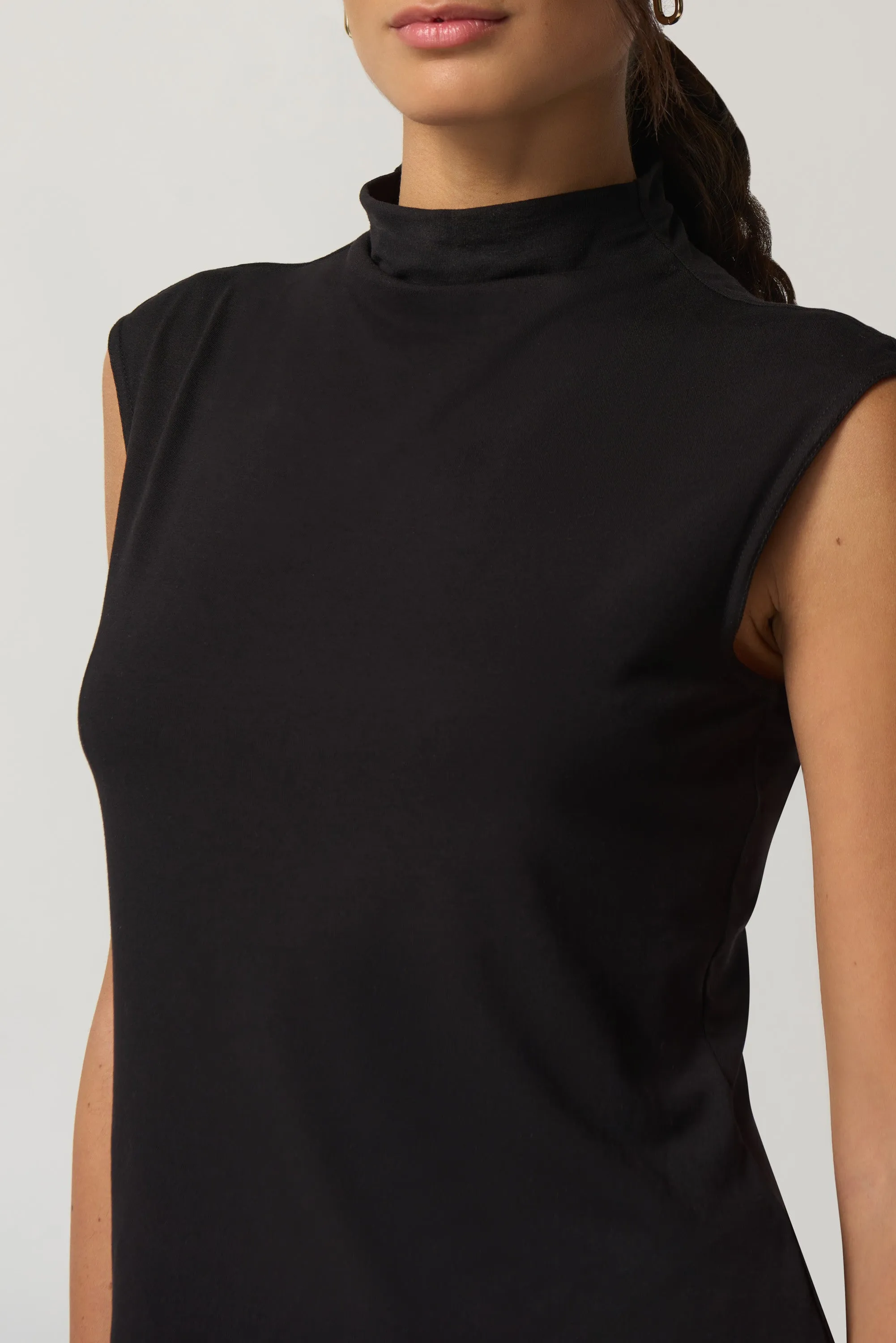 Mock Collar Tank