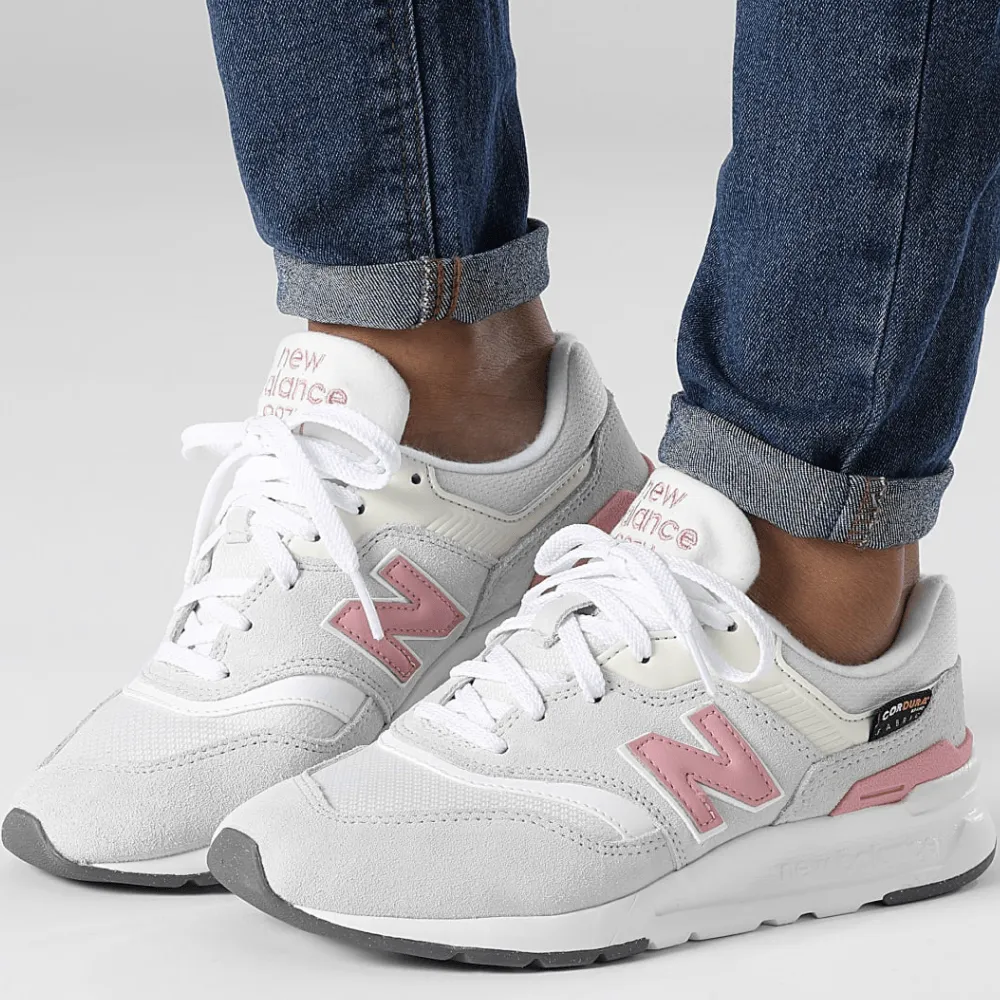 New Balance Womens 997 Lifestyle in Pale Grey with Pink