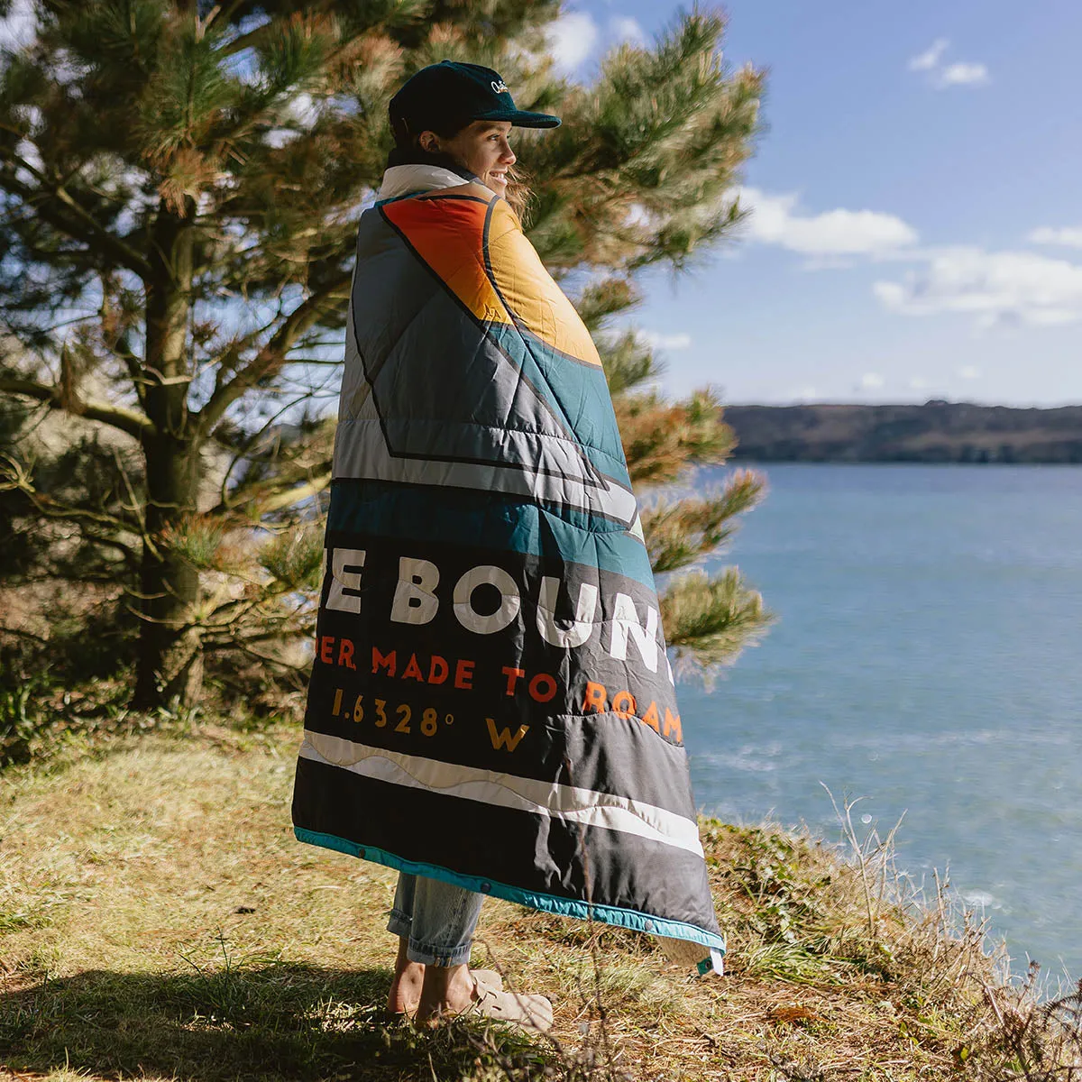 Nomadic Recycled Sherpa Blanket - Black 'Nowhere Bound' Print