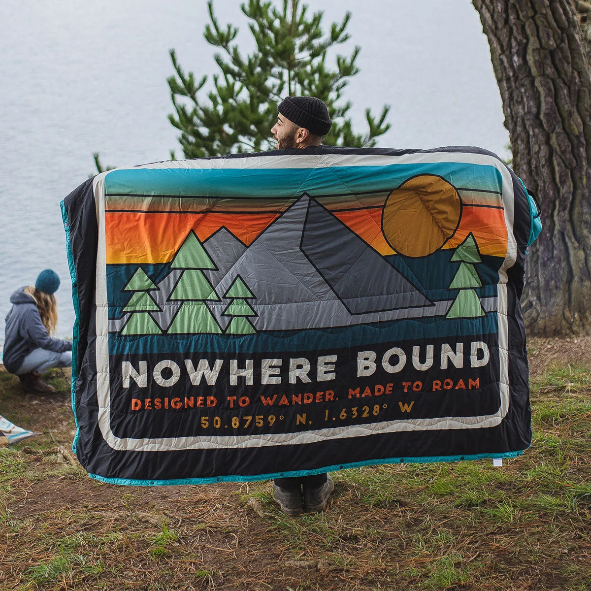 Nomadic Recycled Sherpa Blanket - Black 'Nowhere Bound' Print