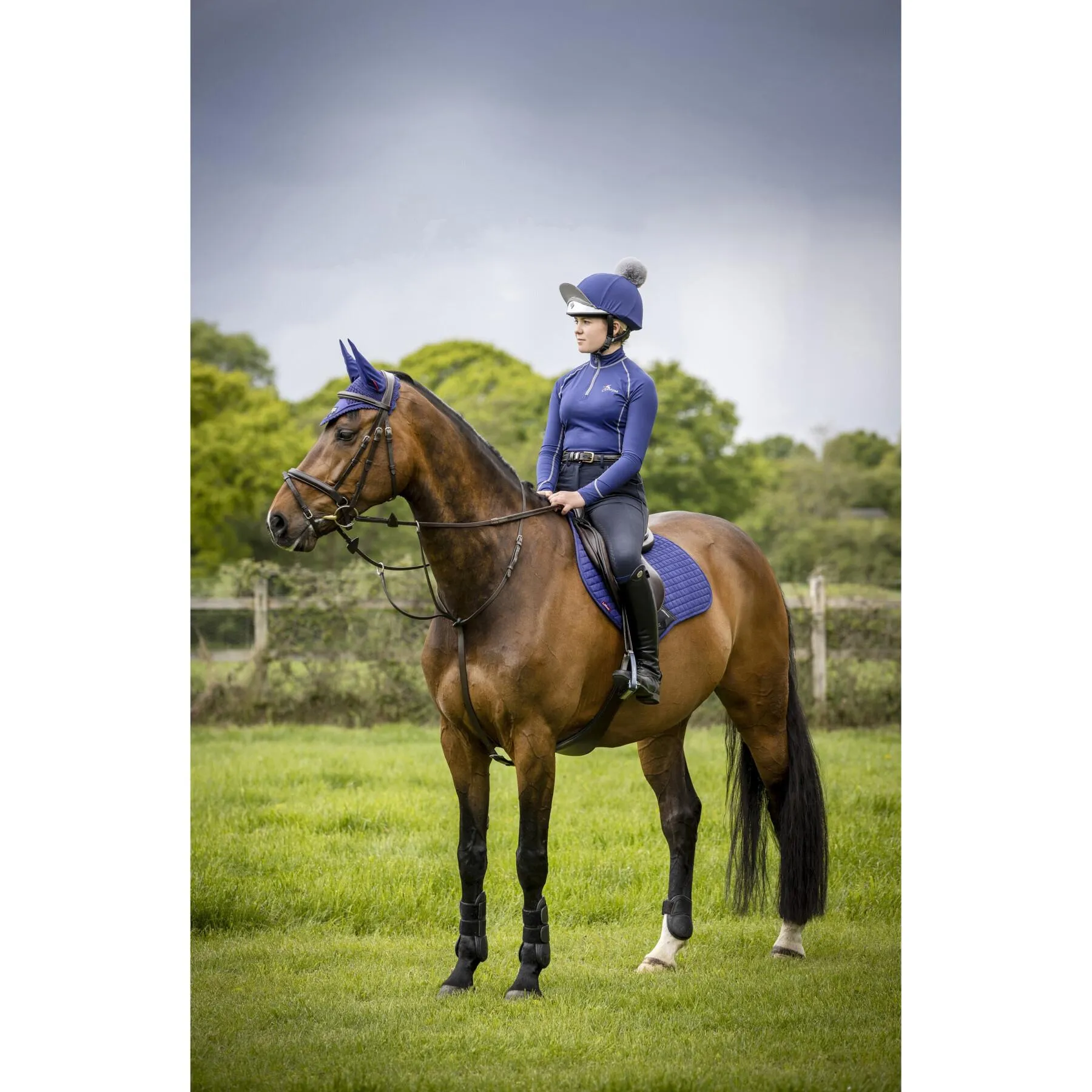 Riding helmet cap with silk pom pom LeMieux