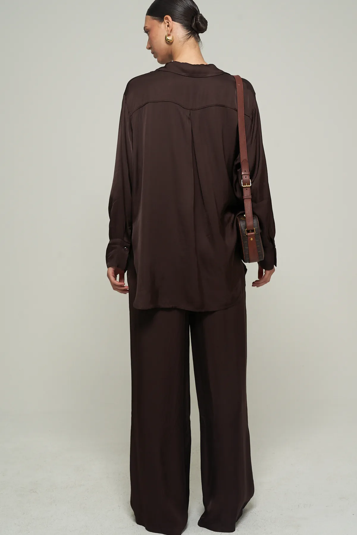 SATIN WIDE-LEG PANTS IN BROWN