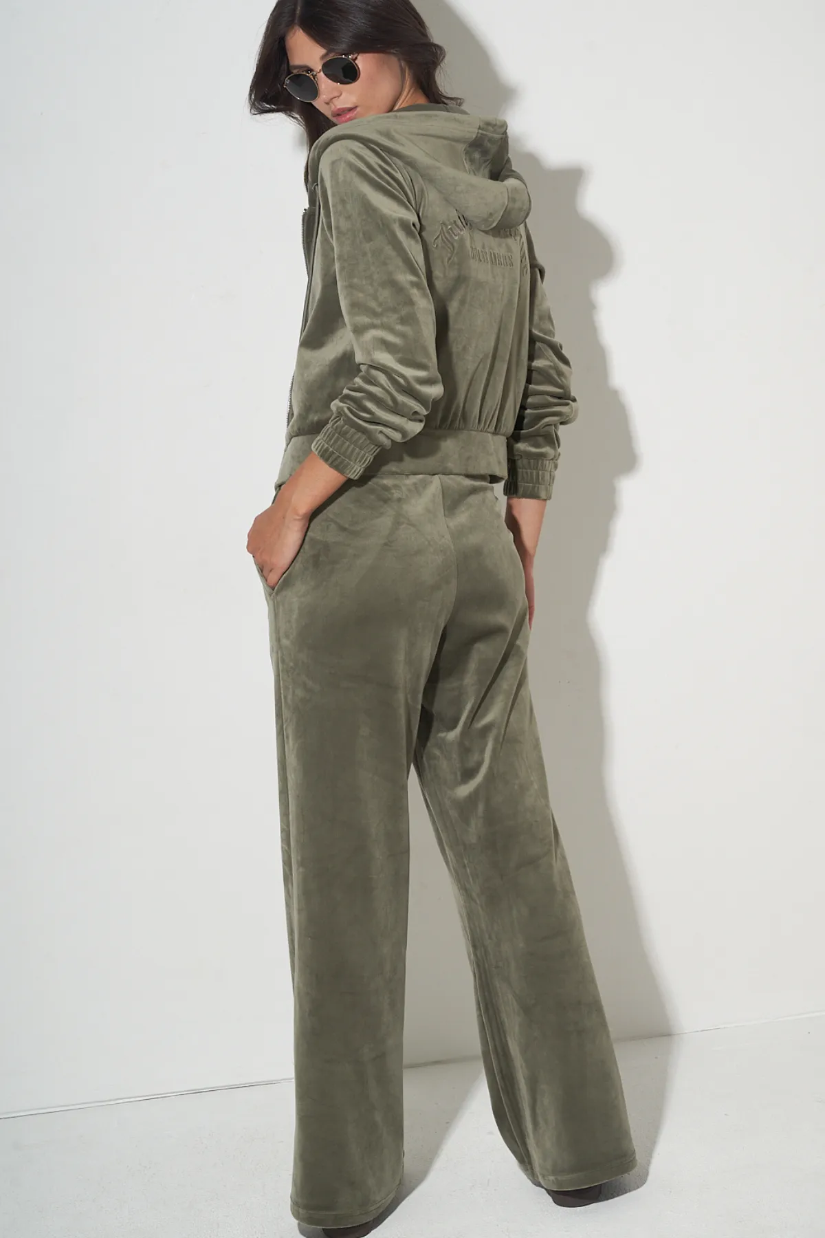 WIDE-LEG VELOUR TRACK PANTS IN OLIVE GREEN